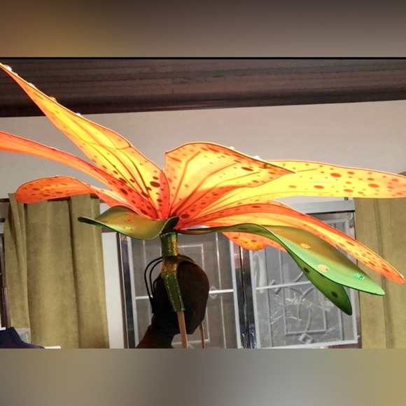 Costume Flower Headpiece Showgirls Parade’s Showstopper - Picture 4 of 5